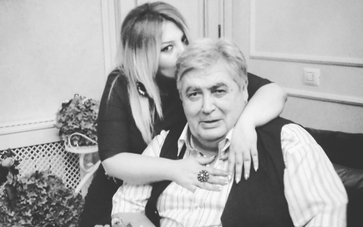 Азербайджанская певица не может смириться с потерей близкого человека