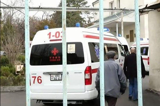 Число жертв COVID-19 в Армении достигло трех человек, вирус обнаружен у 14 медиков