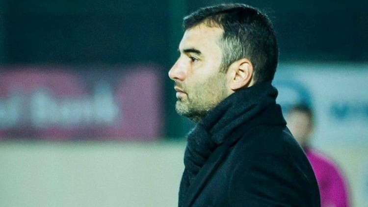 Азербайджанского футбольного тренера приглашают в Турцию
