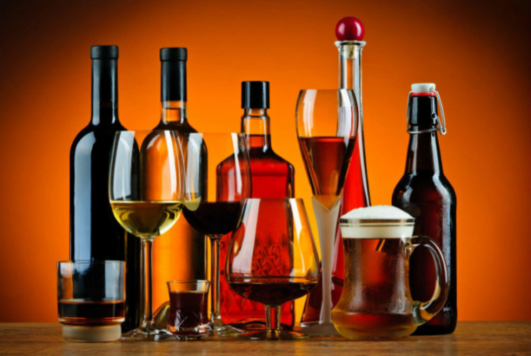 Азербайджан сократил экспорт и импорт напитков на 30%