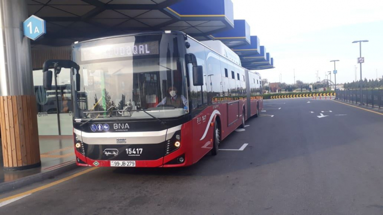 В автобусах в Баку могут быть установлены прозрачные перегородки
