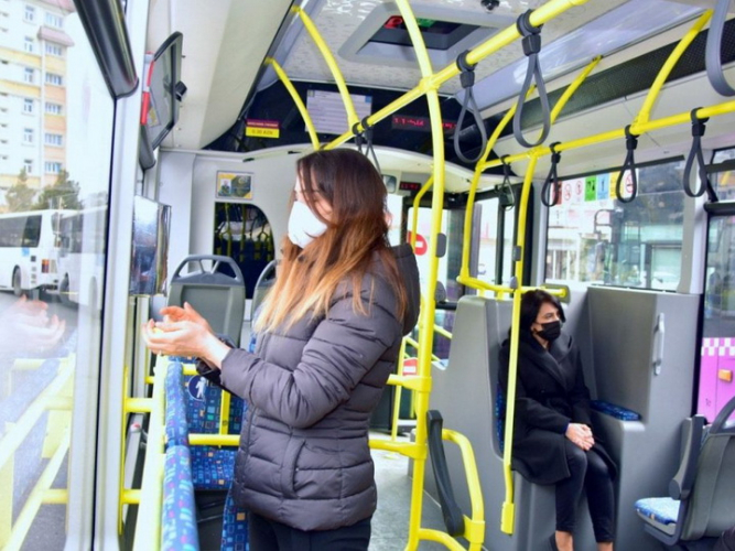 В Азербайджане за неиспользование масок в общественном транспорте может быть введен штраф
