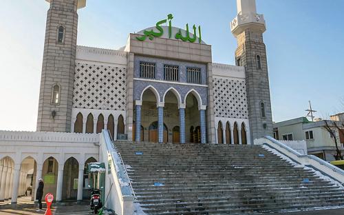 Мечети вновь откроются для верующих в Корее
