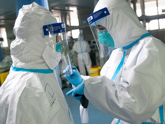 В Азербайджане будет запущено предприятие по производству специальных костюмов для врачей
