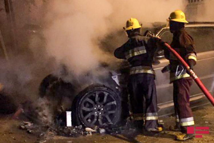 В Сумгайыте за одну ночь сгорели три автомобиля - ФОТО