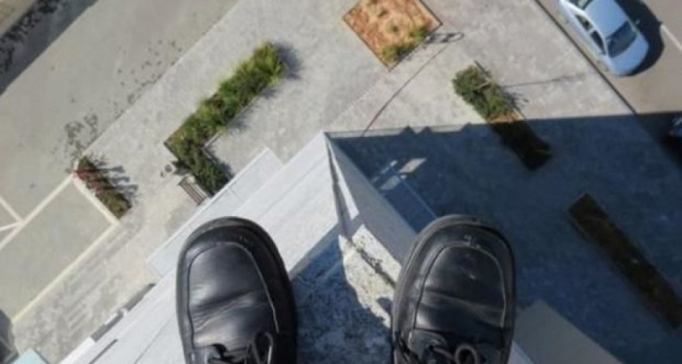 Житель Сумгайыта выбросился с 7-го этажа 