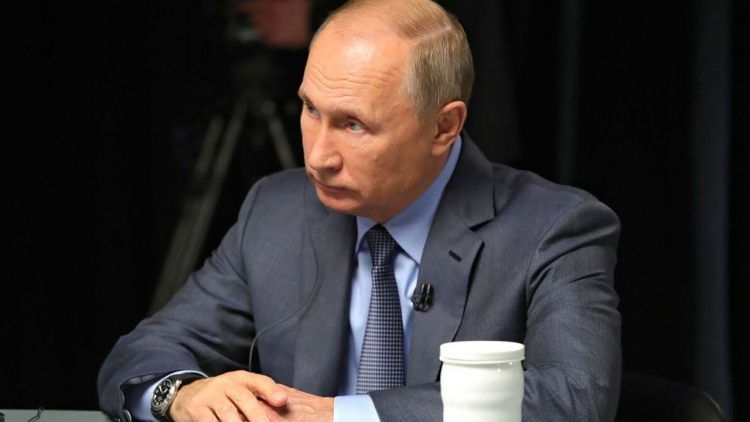 "Я воспитывался в простой семье, основой в которой была любовь" - Путин