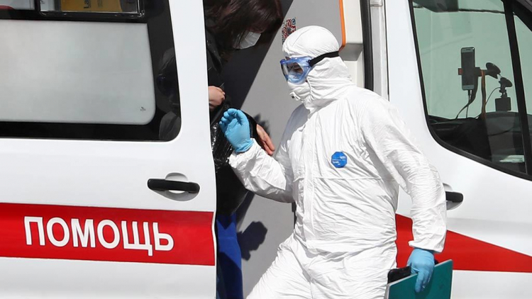 В России за сутки от коронавируса скончались 98 человек
