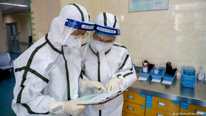 Названо самое опасное свойство коронавируса
