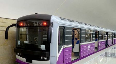 Число пассажиров бакинского метро уменьшилось в 8-10 раз
