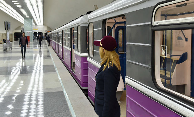 В Баку арестован на 10 суток мужчина, не надевший маску в метро
