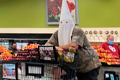 В США посетитель супермаркета удивил способом защиты от коронавируса