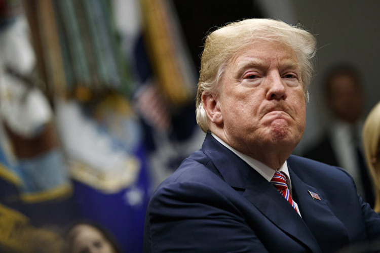 Трамп пригрозил Китаю полным разрывом отношений
