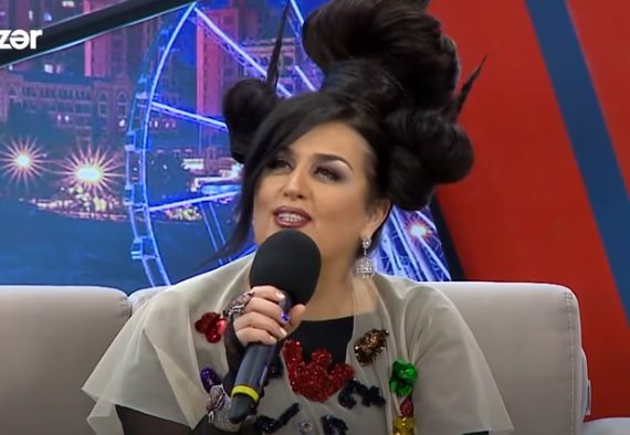 «Двухэтажная прическа» заслуженной артистки Азербайджана - ФОТО