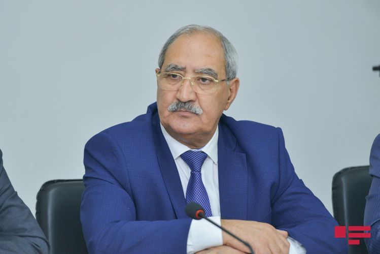 Депутаты Милли Меджлиса предложили провести внеочередную сессию