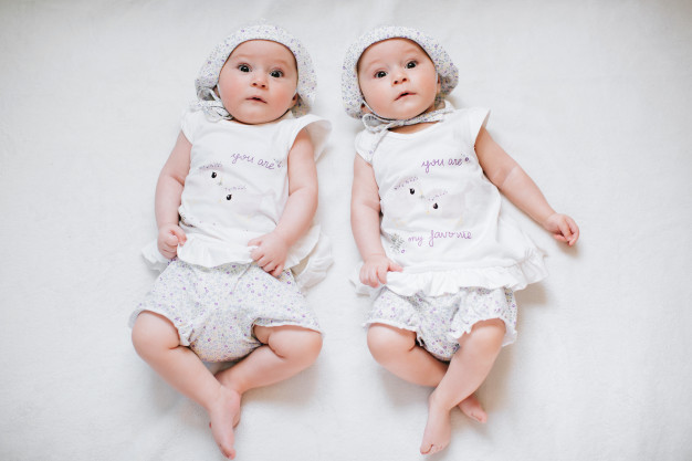 С начала 2020 года в Азербайджане родились 724 близнеца, 21 тройня
