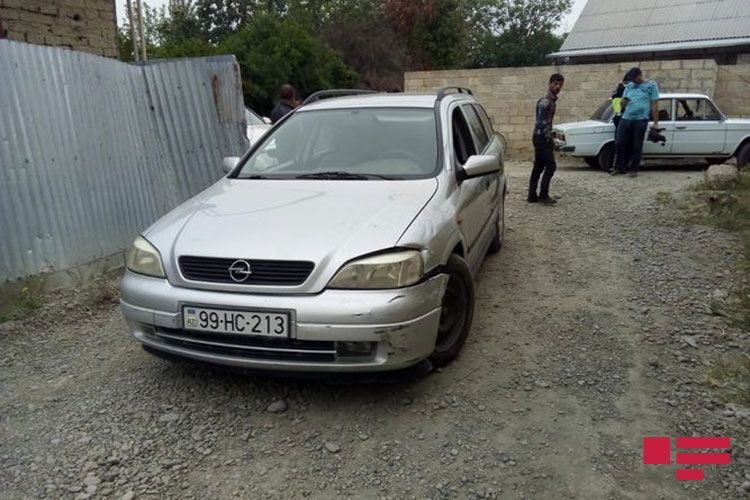 В Азербайджане автомобиль врезался в толпу, пострадали дети