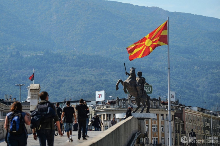В Северной Македонии отменили комендантский час, введенный из-за COVID-19

