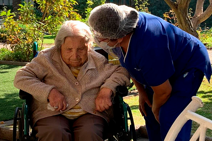 111-летняя долгожительница установила рекорд, победив коронавирус