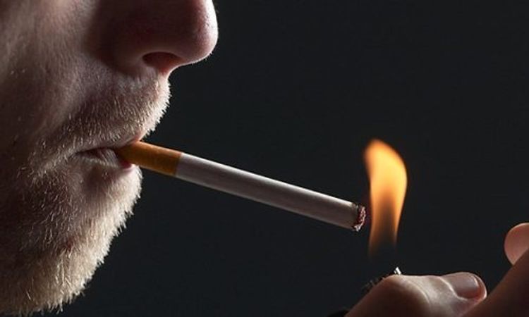 Курильщики более подвержены риску заражения коронавирусом - TƏBİB