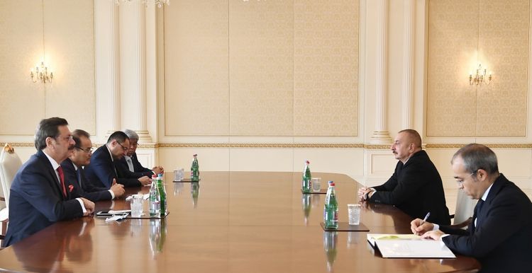 Ильхам Алиев принял делегацию из Узбекистана и Кыргызстана 
