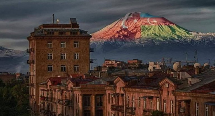 Эта панорама будет каждый день напоминать жителям Еревана про Азербайджан