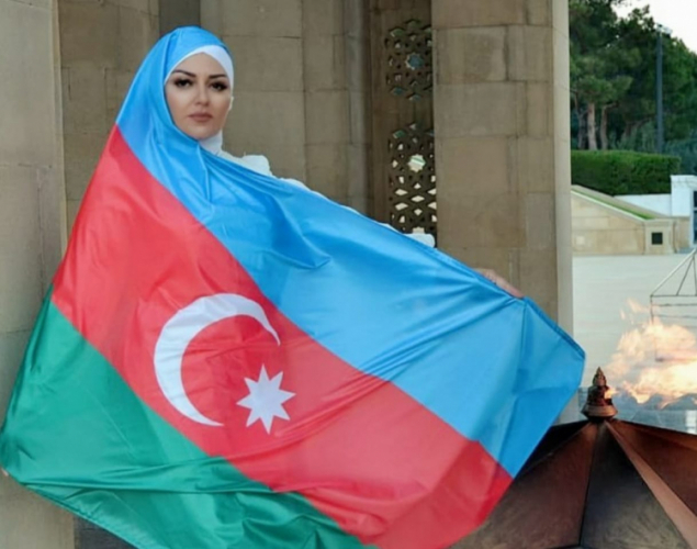 Азербайджанская певица: "С нетерпением жду того дня, когда смогу вернуться в родной город Шушу" - ВИДЕО