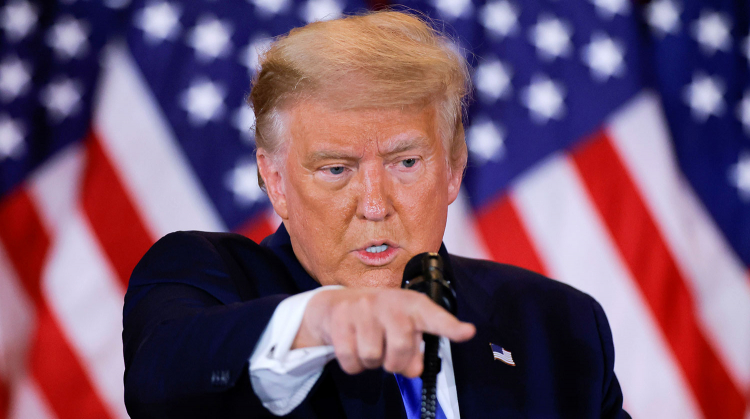 Трамп назвал «очень странной» потерю лидерства в ключевых штатах