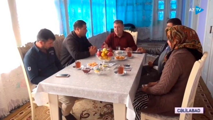 Отец отправил четырех сыновей на войну в Карабах - ВИДЕО