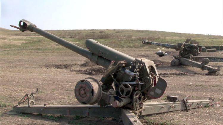 Брошенная на поле боя военная техника армянской армии   - ВИДЕО