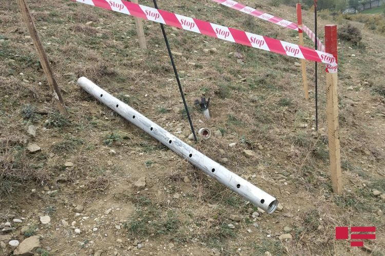 Армянская ракета упала рядом с азербайджанским селом  - ФОТО