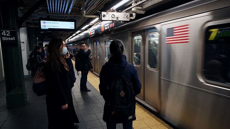 В США число жертв COVID-19 достигло 240 тысяч человек