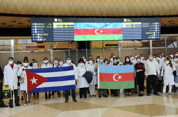Из Кубы в Азербайджан прибыл медперсонал для борьбы с коронавирусом - ВИДЕО