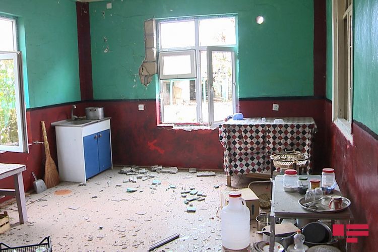 Выпущенные армянами снаряды по селам Азербайджана привели к разрушению домов - ФОТО