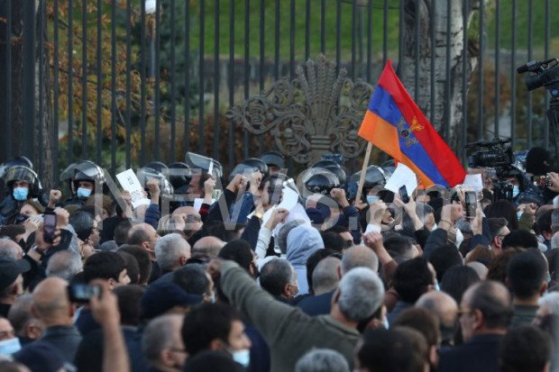 Армения переживает нервный срыв: война проиграна, денет нет – ГОЛОС ИЗ МОСКВЫ