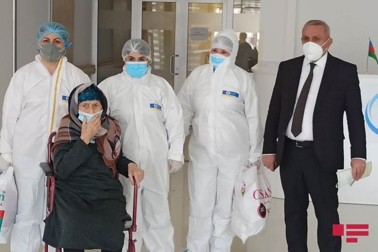 В Азербайджане 110-летняя женщина вылечилась от коронавируса - ФОТО