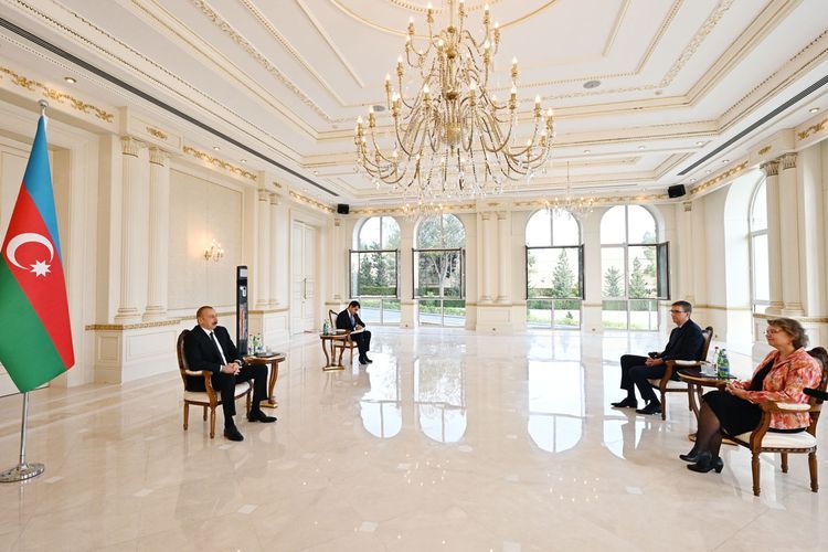 Ильхам Алиев принял верительные грамоты нового посла Нидерландов - ОБНОВЛЕНО - ФОТО