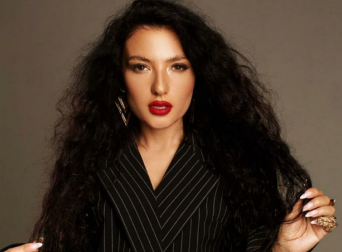 Азербайджанская певица обвинила армян в закрытии ее канала на YouTube