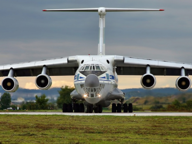 Российские самолеты доставят военных инженеров в Карабах
