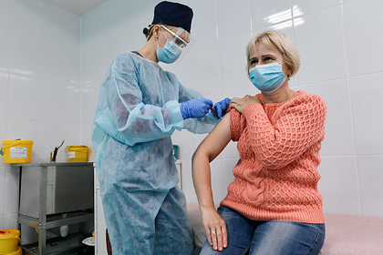 Российские вакцины от коронавируса внесут в список жизненно важных лекарств
