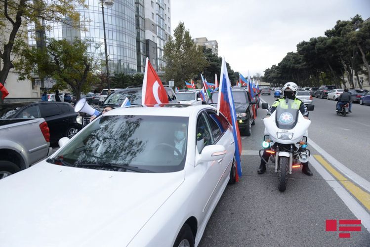 В Баку проведен автопробег по случаю освобождения Кяльбаджара - ФОТО