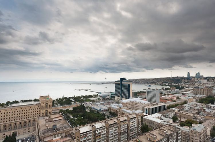 Завтра в Баку переменная облачность и умеренный ветер