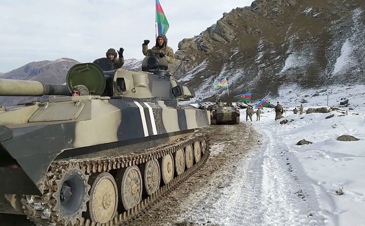 Видеокадры выдвижения азербайджанских войск в освобожденный от оккупации Кельбаджарский район - ВИДЕО