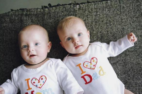 В прошлом месяце в Азербайджане родились 150 пар близнецов