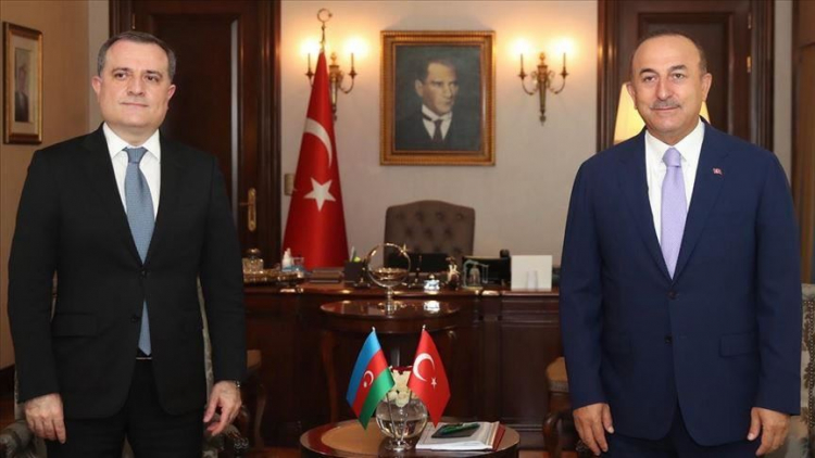 Главы МИД Турции и Азербайджана обсудили Карабах