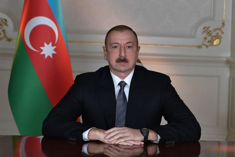 Ильхам Алиев: Сегодня азербайджанская армия водрузила флаг Азербайджана над Мадагизом