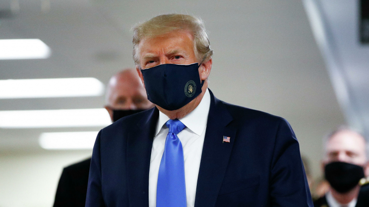 Трамп провел совещание по национальной безопасности из больницы