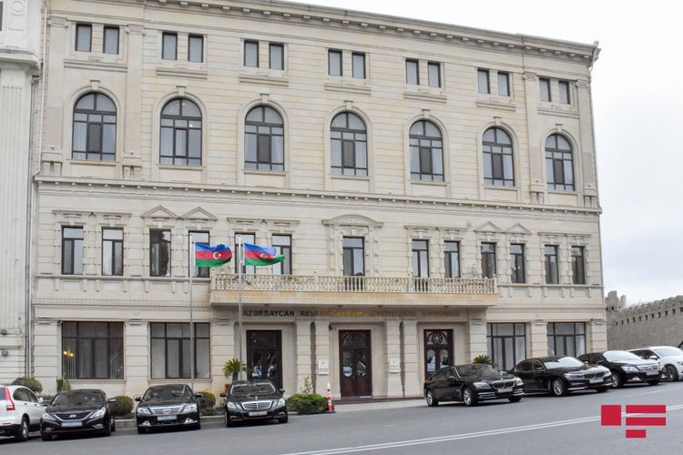 Конституционный суд Азербайджана обратился к конституционным судам стран мира