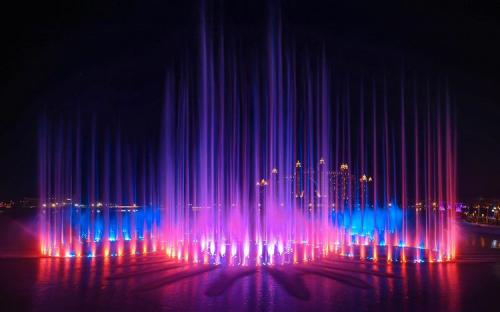 Самый большой в мире фонтан откроют в Дубае