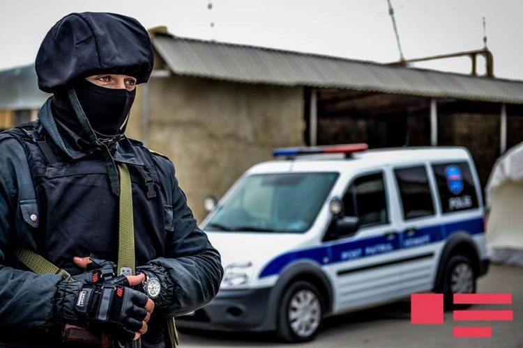 В Абшероне в двух автомобилях обнаружено и изъято огнестрельное оружие